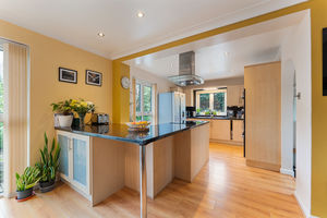 Kitchen- click for photo gallery